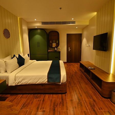 The Convoy Hotel Dibrugarh Exteriör bild