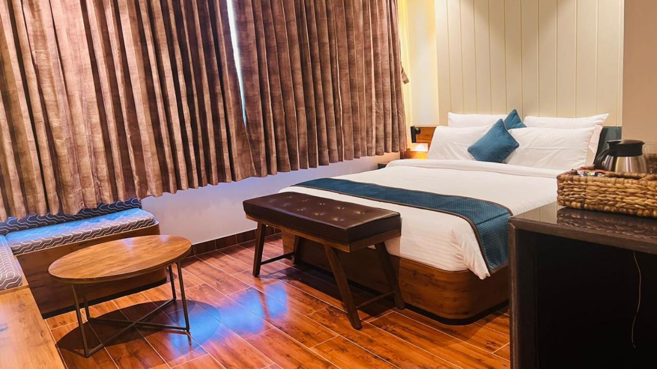 The Convoy Hotel Dibrugarh Exteriör bild