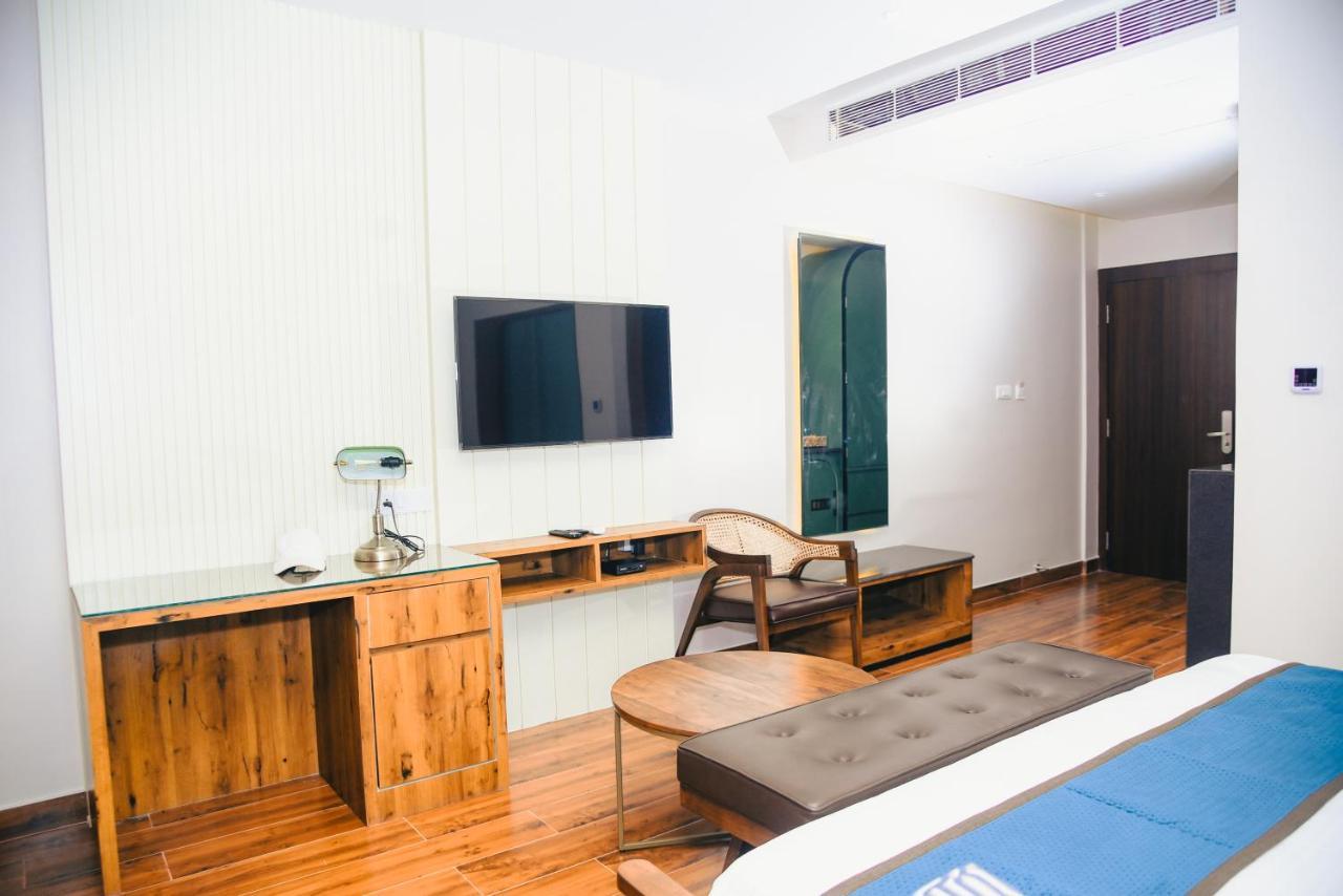 The Convoy Hotel Dibrugarh Exteriör bild