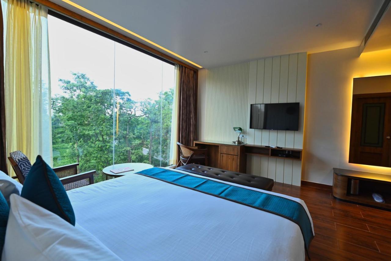 The Convoy Hotel Dibrugarh Exteriör bild